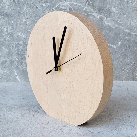 Big Beech standing clock 230x240x20mm