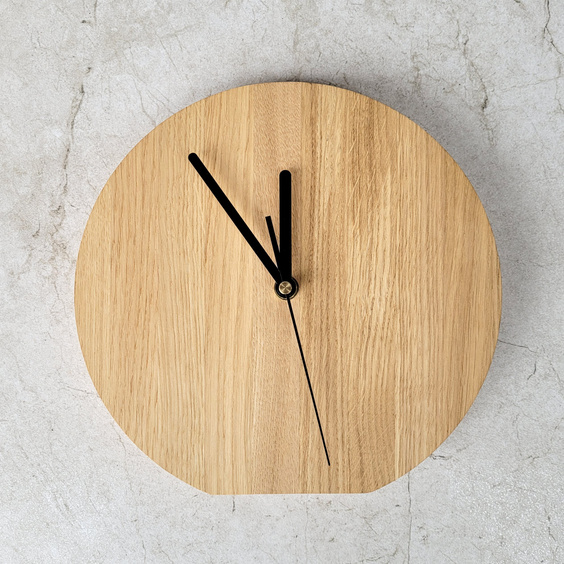 Big oak standing clock 230x240x20mm