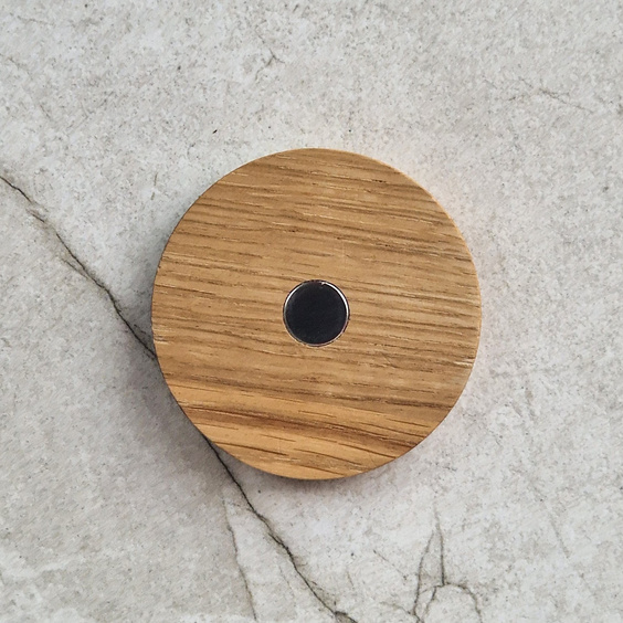 Oak fridge magnet ∅80 mm