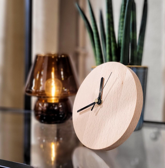 Small Beech standing clock ø150x15mm