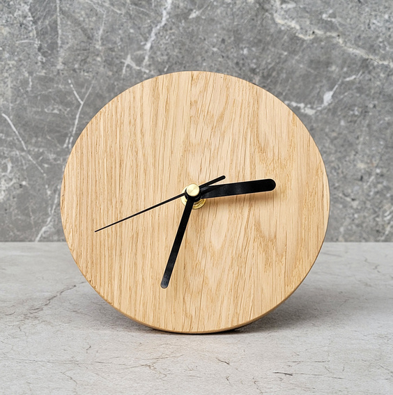 Small oak standing clock ø150x15mm