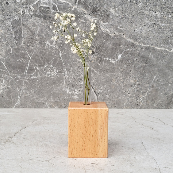 Beech vase 55x55x70mm 