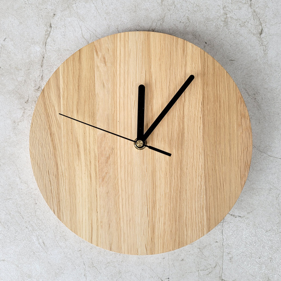 Big oak clock to hang ø240x20mm