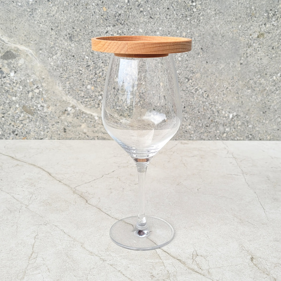 Wine glass cover with plate for snacks