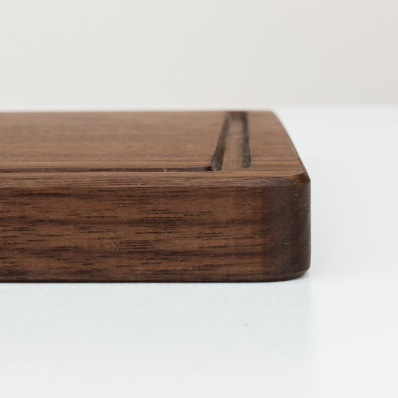 American walnut cutting board with groove 430x280x19 mm